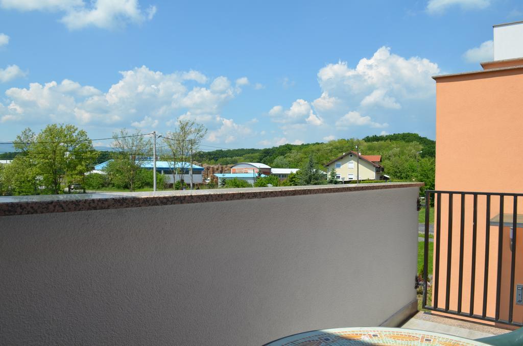 Apartment Meli Sesvete Exterior photo